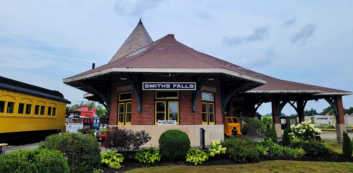 Smiths falls railway museum entrance